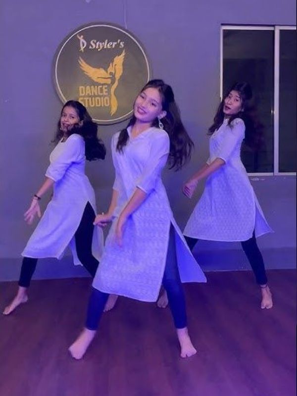 Short Dance Captions for Solo Dance